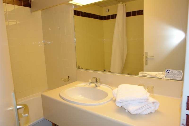 Brit Hotel Du Lac Saint-Paul-les-Dax Room photo