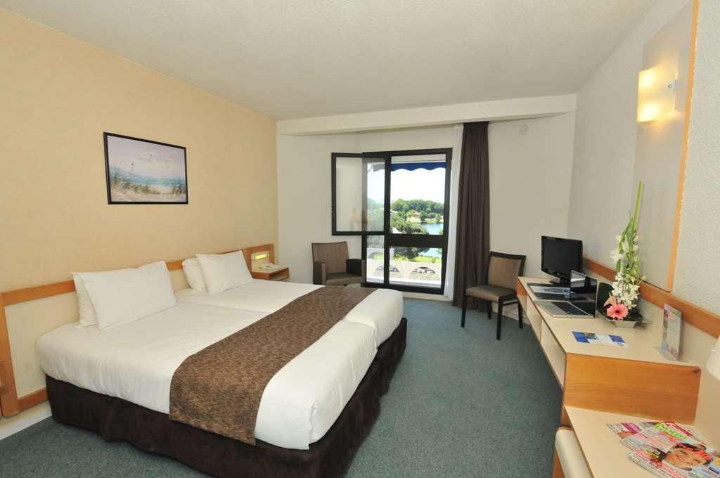 Brit Hotel Du Lac Saint-Paul-les-Dax Room photo